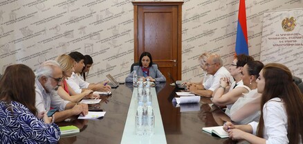 Ժաննա Անդրեասյանը կարևորել է ոչ պետական դպրոցների հետ երկխոսությունը