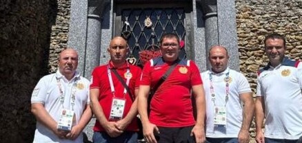 ՀԸՖ-ի ներկայացուցիչները հարգանքի տուրք են մատուցել Շառլ Ազնավուրի շիրիմին