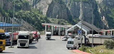 Ավելի քան 1500 հայկական բեռնատարներ սպասում են Վերին Լարսի անցակետում