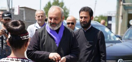Նոր հնարամիտ սպառնալիքներ` Սրբազանի հետ հանդիպողներին ուղղված․ Հրապարակ