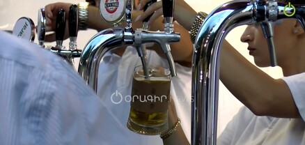 Գարեջրով լի բաժակներով մարդիկ շրջում են Զաքյան փողոցով. Երևանում «Գարեջրի օրեր» են