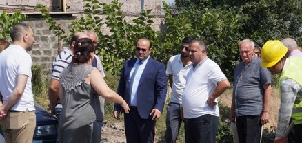 Նարեկ Մկրտչյանն այցելել է Գեղակերտի և Ակնաշենի փոքր տներ