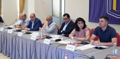 Ինչ է ասում Բագրատ Սրբազանը նեղ շրջապատում․ Հրապարակ
