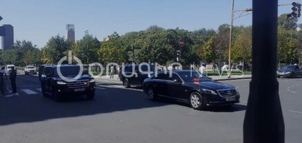 Փաշինյանի ավտոշարասյունն ուղևորվում է կառավարություն