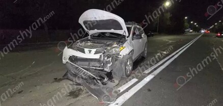 Ավտովթար՝ Երևանում. բախվել են «Toyota Raf 4»-ն ու «Mercedes»-ը. shamshyan.com