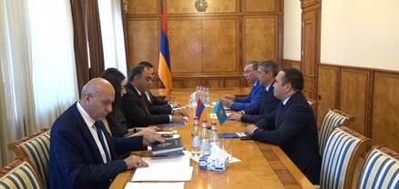 ՆԳ նախարարն ընդունել է ՀՀ-ում Ղազախստանի դեսպանին