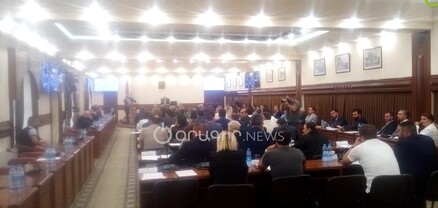 Երևանի ավագանու ընդդիմադիր անդամների ճեպազրույցը. քննվում է նրանց մանդատից զրկելը. ՈւՂԻՂ