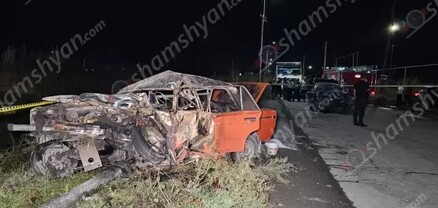 Արարատի մարզում բախվել են Mercedes-ն ու «ՎԱԶ 2106»-ը․ վերջինում հրդեհ է բռնկվել, հայտնաբերվել է մոխրացած 2 մարմին. shamshyan.com