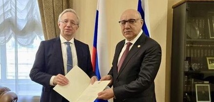 Գուրգեն Արսենյանը իր հավատարմագրերի պատճենը հանձնել է Ռուսաստանի ԱԳ նախարարի տեղակալ Գալուզինին