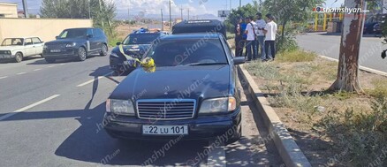 Կոտայքում «Mercedes»-ը «Homeland» գործարանի մոտ վրաերթի է ենթարկել հետիոտնին. վերջինը հոսպիտալացվել է. shamshyan.com