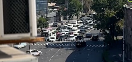 Փաշինյանն աշխատանքի է ներկայանում ուշացած