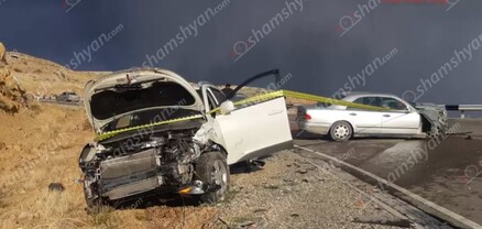 Տիգրանաշենի ոլորաններում բախվել են «Hyundai Tucson»-ն ու «Mercedes»-ը. 3 վիրավորներից 2-ը երեխաներ են. shamshyan.com