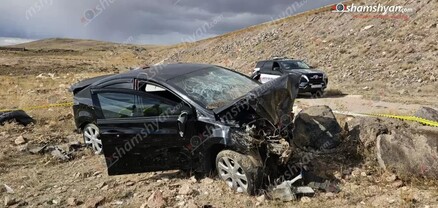 Արագածոտնի մարզում «Hyundai Elantra»-ն բախվել է հողաթմբերին, քարերին և հայտնվել դաշտում. կա վիրավոր. shamshyan.com