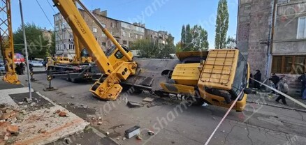 Հրազդանում, «որակյալ» ասֆալտի պատճառով, վերամբարձ կռունկը կողաշրջվել ու մասամբ հայտնվել է բնակչին պատկանող շենքում. shamshyan.com