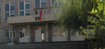 Վանաձորի դպրոցում աշխատակիցը վայր է ընկել սեղանից և ողերի կոտրվածքներով հոսպիտալացվել. shamshyan.com