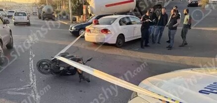 Երևանում բախվել են Honda-ն և մոպեդը․ վերջինը կողաշրջվել է, մոպեդավարը տեղափոխվել է հիվանդանոց․ shamshyan.com