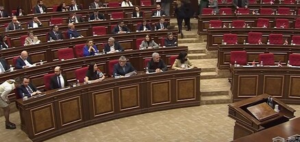 Ընդդիմությունը լքեց ԱԺ  նիստերի դահլիճը