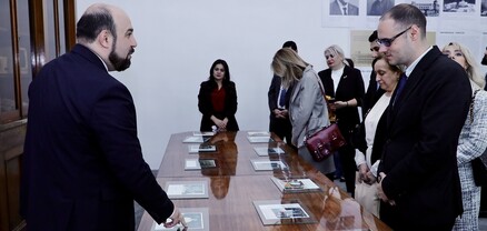 Ալֆրեդ Քոչարյանը ծանոթացել է ՀՀ կառավարության տան ժամացույցի սրահում ներկայացված ցուցանմուշներին