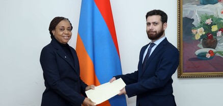 Գանայի նորանշանակ դեսպանն իր հավատարմագրերի պատճենն է հանձնել ՀՀ ԱԳ նախարարի տեղակալին