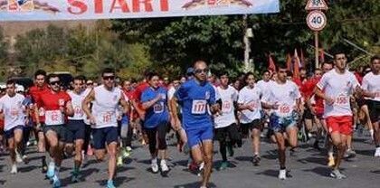 «ՀՀ վարչապետի գավաթ» խճուղավազքի սիրողական մրցաշարին մասնակից դպրոցականների թիվը սպասվածից շատ է եղել՝ ավելի քան 2000