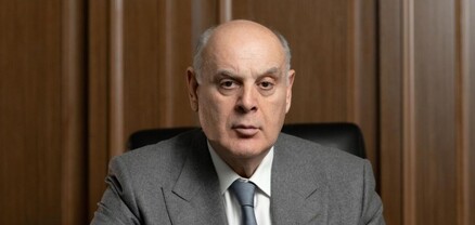Աբխազիայի նախագահը լքել է նստավայրն ու գնացել հայրենի գյուղ