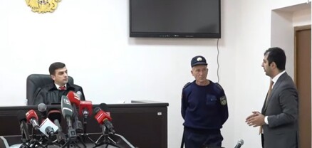 Ինչ է նշանակում sms եք ստացել, հլը կոռեկտ պահեք․ Քոչարյանի գործով դատավորն ու փաստաբանը վիճեցին