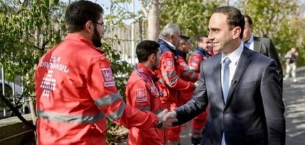 Տիգրան Ավինյանը հանդիպել է շտապօգնության աշխատակիցների հետ