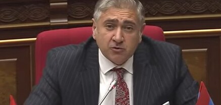 Սադիստ ոստիկանների մահակը քոռ ա, էսօր մեր գլխին ա իջնում, վաղը հայտնի չէ՝ ում գլխին