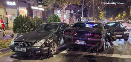 Երևանի կենտրոնում բախվել են «Dodge»-ը, «Mercedes»-ը, «Mazda»-ն և «Opel»-ը. վարորդներից մեկի վարորդական վկայականը եղել է կասեցված. shamshyan.com
