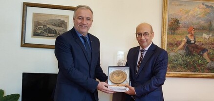Տիգրան Մկրտչյանը հույն պատգամավորին է ներկայացրել Հայաստան-Հունաստան երկկողմ հարաբերությունների զարգացումները
