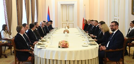 Ի պատիվ Լեհաստանի նախագահ Անջեյ Դուդայի` Վահագն Խաչատուրյանի անունից տրվել է պաշտոնական ճաշ