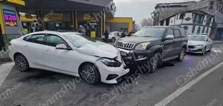 Երևանում բախվել են Toyota Land Cruiser-ը, BMW-ն և Chevrolet-ը. կան վիրավորներ. shamshyan.com