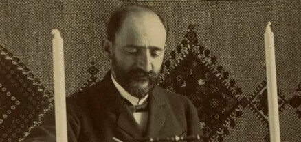 Իր քաշված, տխուր կյանքում նա մի մխիթարություն ուներ՝ իր գրադարանը․ Մուրացանի ծննդյան օրն է