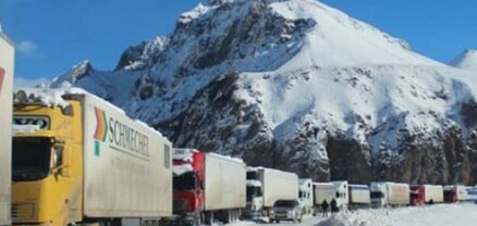 30-40 հազար ռուբլիով  մեքենայի հերթը առաջ են «գցում»․ ինչ է կատարվում Լարսում