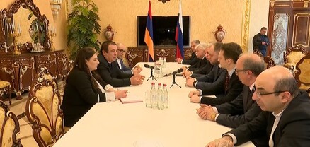 Գագիկ Ծառուկյանը դիվանագետների և փորձագետների հետ քննարկել է հայ-ռուսական հարաբերությունները