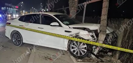 Մասիսում բախվել են Opel-ն ու Kia-ն, վերջինն էլ հայտնվել է մայթին՝ բախվելով ծառին. կան վիրավորներ. shamshyan.com
