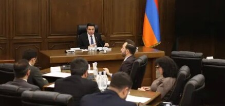 ԱԺ խորհուրդը Ալեն Սիմոնյանի նախագահությամբ արտահերթ նիստ է գումարել
