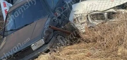 Զովունիում բախվել են «ԳԱԶ 3110»-ն ու Volkswagen-ը․ վերջինը կիսակողաշրջված հայտնվել է բնակչի այգում․ shamshyan.com
