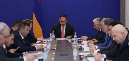 Դավիթ Խուդաթյանն այսօր աշխատանքային խորհրդակցություն է անցկացրել