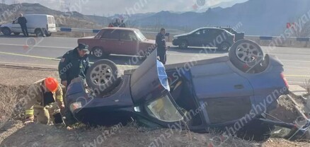 Եղեգնաձորում բախվել են «Hyundai Elantra»-ն ու «Opel Atsra»-ն. shamshyan.com