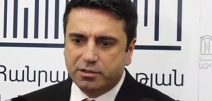 Ալեն Սիմոնյանն ասաց՝ Արցախ, ապա չորս անգամ կրկնեց «Ղարաբաղ»