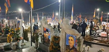 Ամանորը Եռաբլուրում