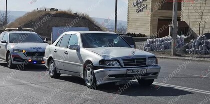 Երևանում «Mercedes»-ը վրաերթի է ենթարկել փողոցը չթույլատրելի հատվածով անցնող հետիոտնին. shamshyan.com