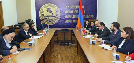 Դավիթ Խուդաթյանն ընդունել է Իրանի Մեջլիսի Իրան-Հայաստան բարեկամական խմբի պատվիրակությանը