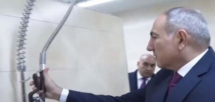 Կրկին դիպչում է դպրոցի բոլոր առարկաներին․ Փաշինյանն այցելել է Փարաքարի նորակառույց դպրոց