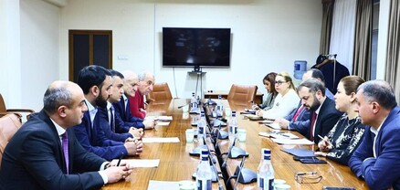 Էկոնոմիկայի նախարարը հանդիպել է Հայաստանի շինարարների միության անդամների հետ