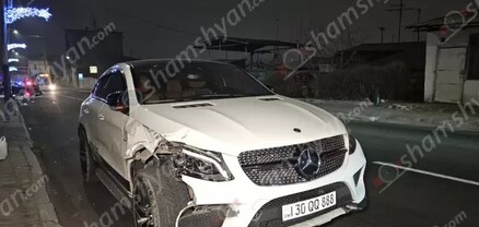 Երևանում Mercedes-ը բախվել է աղբամաններին, որոնցից մեկում քաղաքացի է եղել. վերջինը տեղափոխվել է հիվանդանոց. shamshyan.com