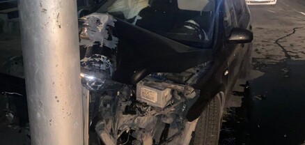 Երևանում Hyundai-ն դուրս է եկել երթևեկելի գոտուց և բախվել էլեկտրական սյանը․ կան տուժածներ