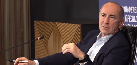 Երկու աթոռի վրա միաժամանակ չես կարող նստել, քամակդ պետք է երեք մետրանոց լինի, էդ էլ չունես․ Քոչարյան