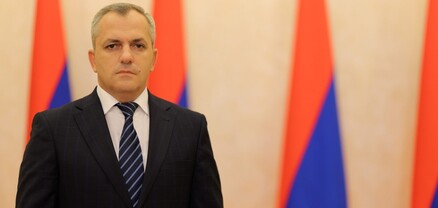 Արցախի նախագահը Ալեն Սիմոնյանից պահանջել է հրապարակային ներողություն խնդրել արցախցիներից